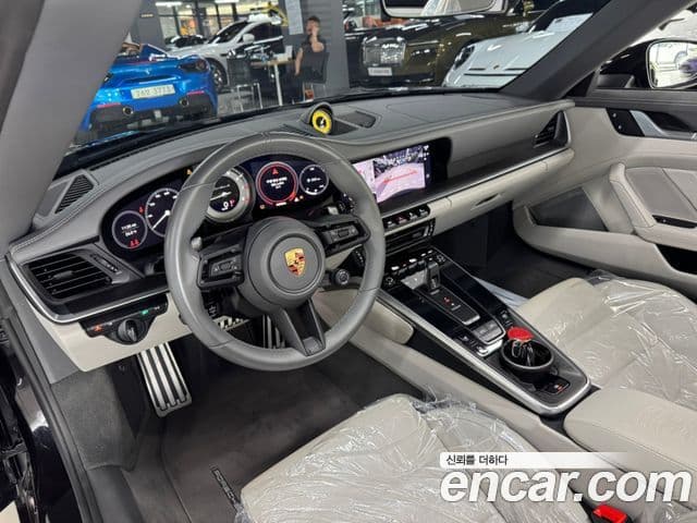 Porsche 911 2023 — Photo 13/16
