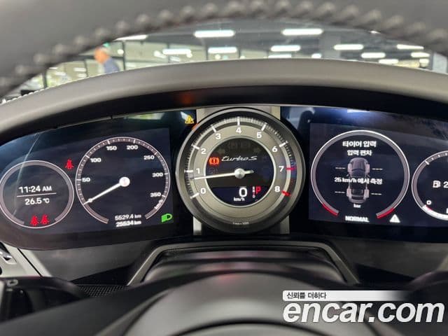 Porsche 911 2023 — Photo 14/16