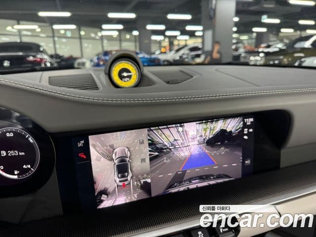 Porsche 911 2023 — Photo 15/16