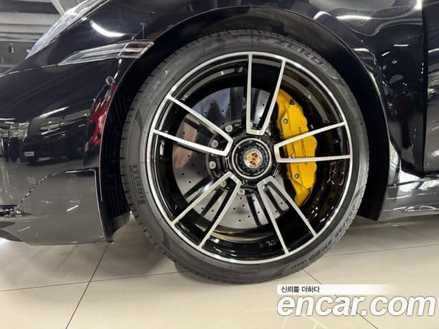 Porsche 911 2023 — Photo 12/16