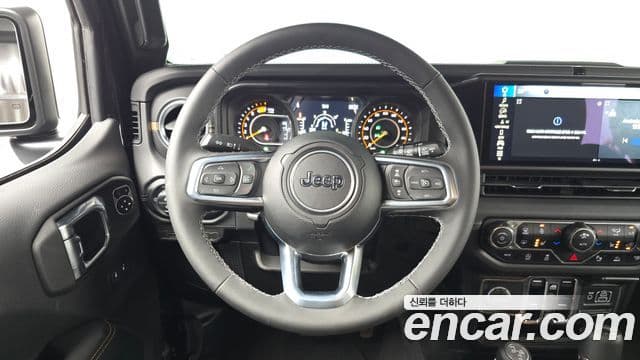 Jeep Wrangler 2025 — ფოტო 16/20