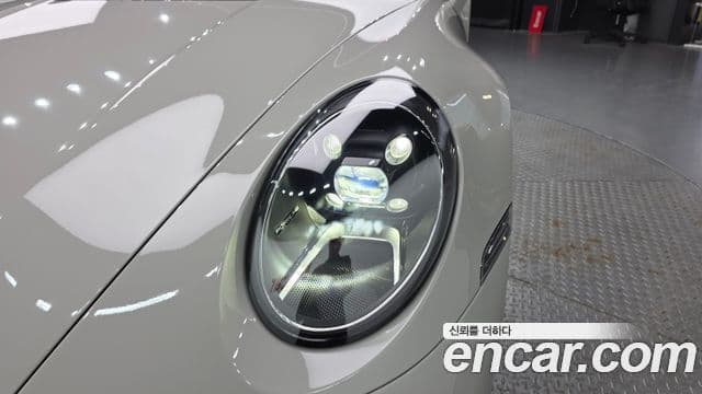Porsche 911 2023 — Photo 15/29