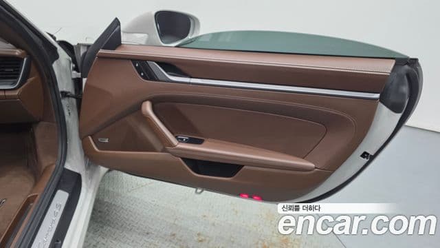 Porsche 911 2023 — Photo 22/29
