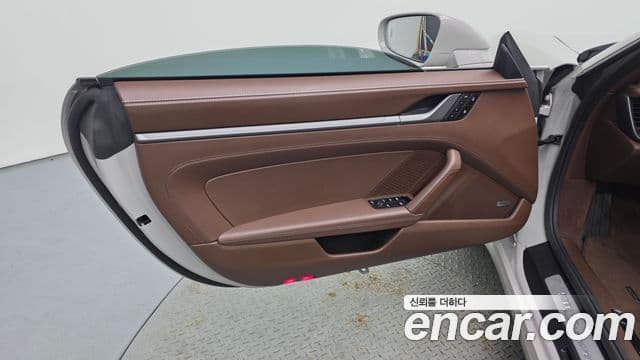 Porsche 911 2023 — Photo 11/29