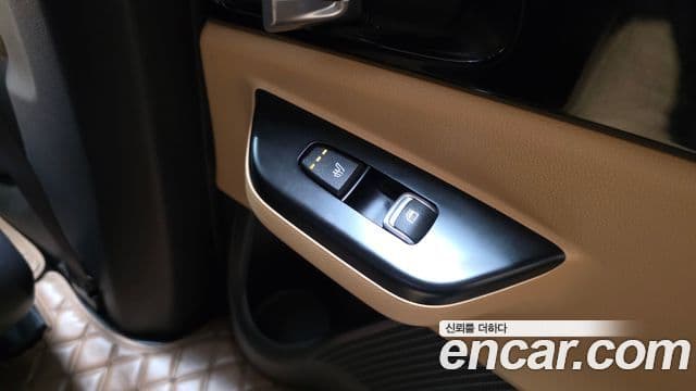 Kia Carnival 2022 — Фото 19/20