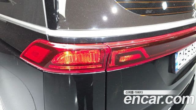 Kia Carnival 2022 — Şəkil 28/35