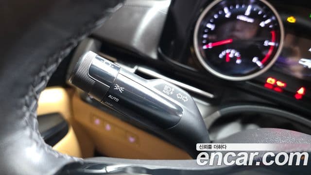 Kia Carnival 2022 — Şəkil 29/35