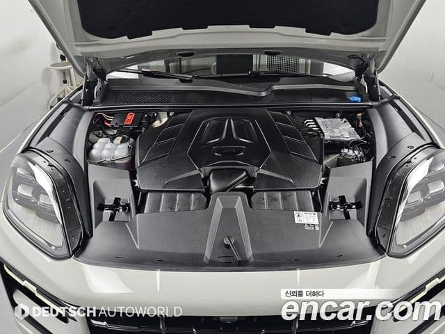 Porsche Cayenne 2024 — ფოტო 5/20