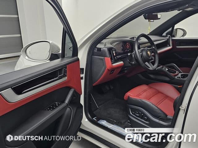 Porsche Cayenne 2024 — ფოტო 11/20