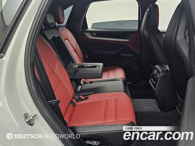 Porsche Cayenne 2024 — ფოტო 12/20