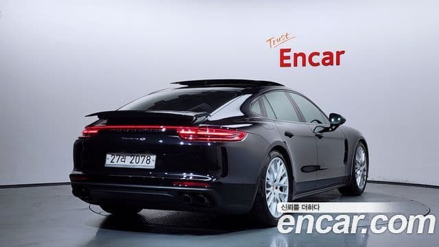 Porsche Panamera 2018 — Фото 2/20