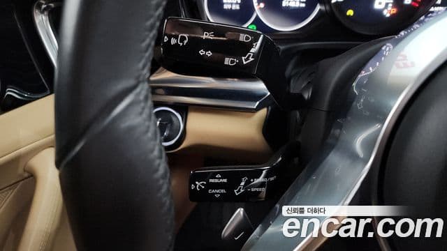 Porsche Panamera 2018 — Фото 19/20