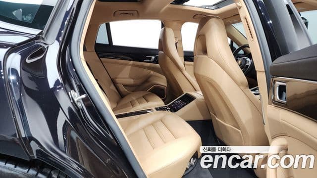 Porsche Panamera 2018 — Photo 8/36