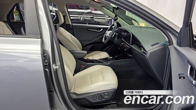 Kia Niro 2022 — Фото 10/20