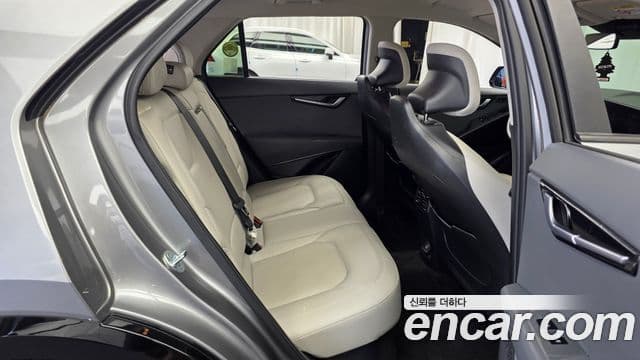 Kia Niro 2022 — Фото 11/20