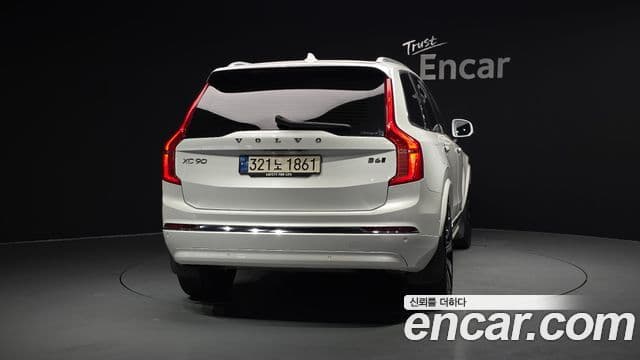 Volvo XC90 2023 — Фото 4/20