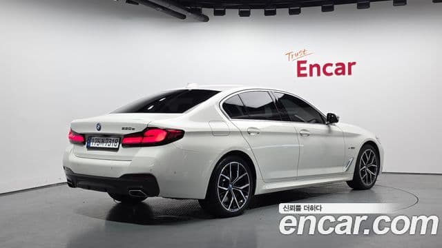 BMW 5 Series 2023 — ფოტო 2/20