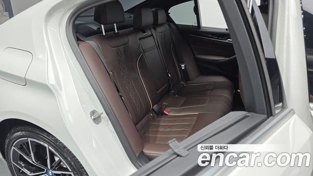 BMW 5 Series 2023 — ფოტო 11/20