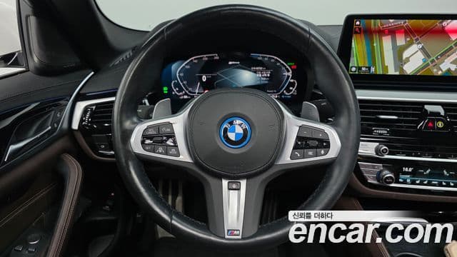 BMW 5 Series 2023 — ფოტო 15/20