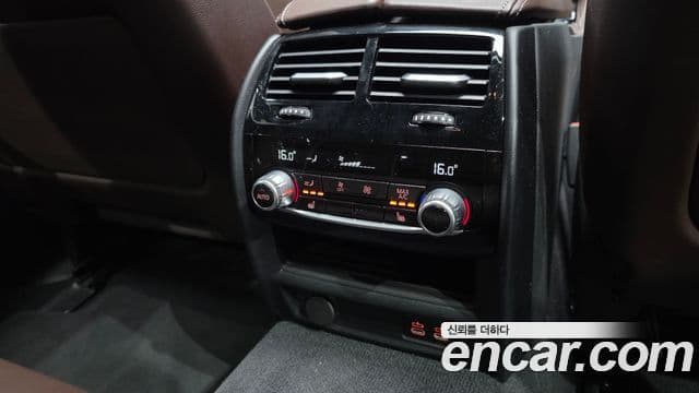 BMW 5 Series 2023 — ფოტო 19/20