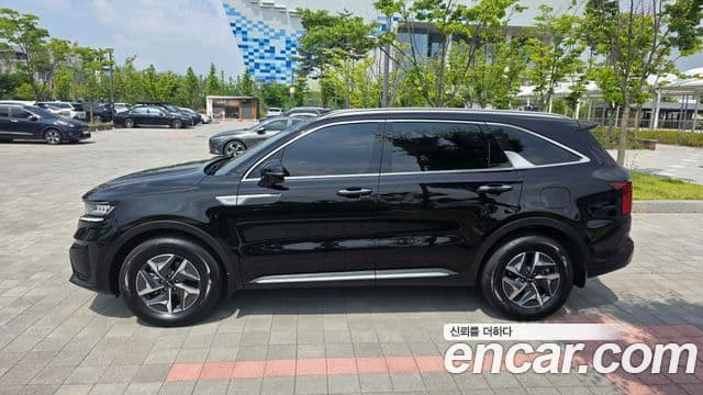 Kia Sorento 2022 — Фото 3/20