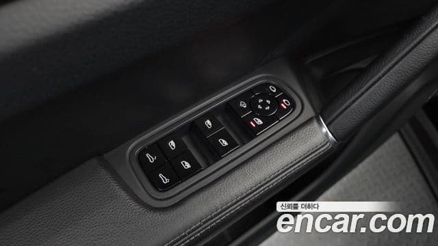 Porsche Cayenne 2019 — Photo 26/32