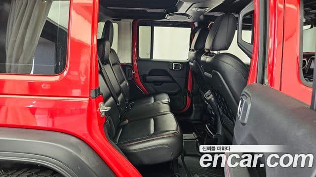 Jeep Wrangler 2021 — Фото 12/20