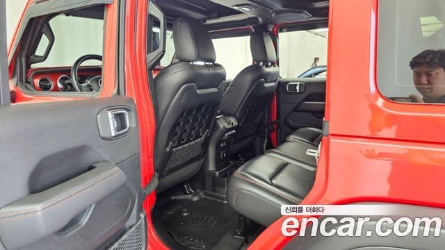 Jeep Wrangler 2021 — Photo 19/29