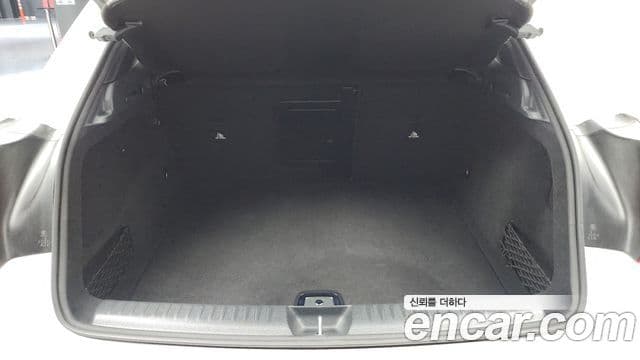 Mercedes-Benz GLA-Class 2018 — Photo 7/32