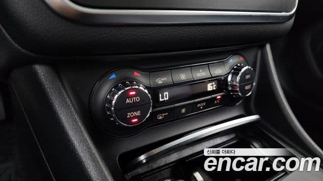 Mercedes-Benz GLA-Class 2018 — Photo 20/32