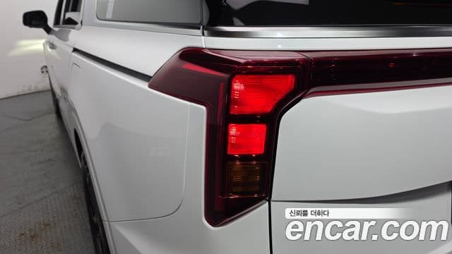 Kia Carnival 2023 — Photo 11/32