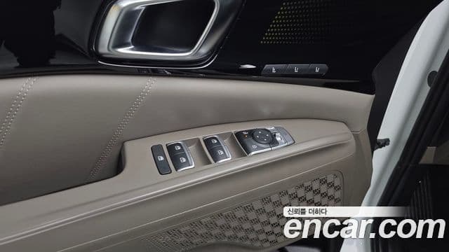 Kia Carnival 2023 — Photo 3/32