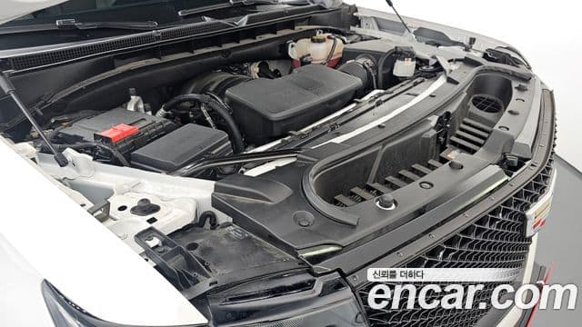 Cadillac Escalade 2023 — ფოტო 6/20