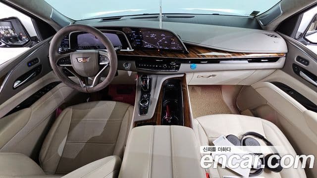 Cadillac Escalade 2023 — ფოტო 7/20