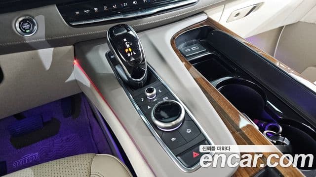 Cadillac Escalade 2023 — ფოტო 9/20