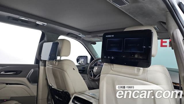 Cadillac Escalade 2023 — ფოტო 15/20