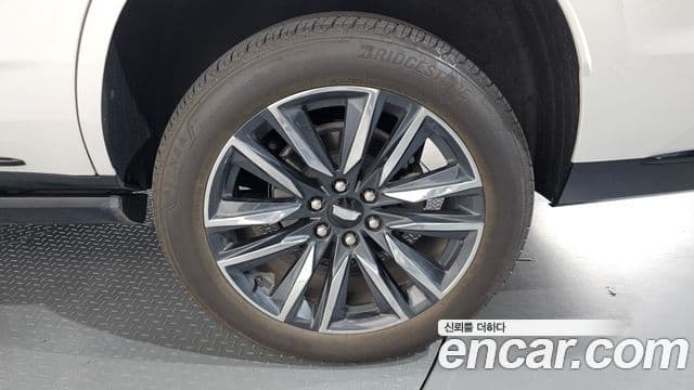Cadillac Escalade 2023 — Photo 2/39