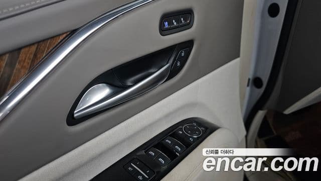 Cadillac Escalade 2023 — Photo 11/39