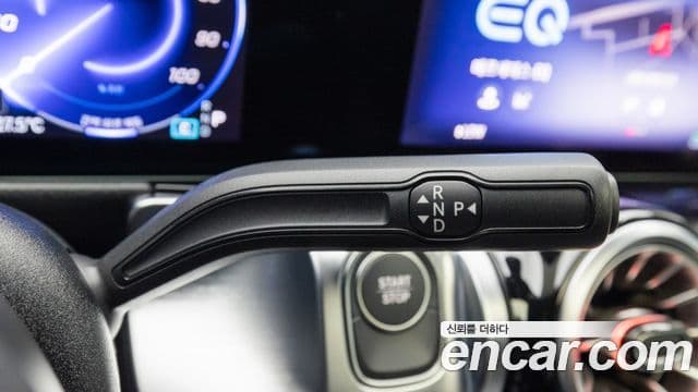 Mercedes-Benz EQB 2025 — ფოტო 15/19