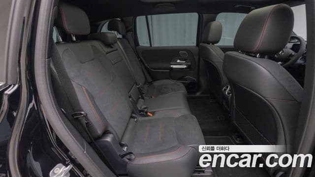 Mercedes-Benz EQB 2025 — ფოტო 8/19