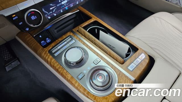 Genesis Electrified G80 2023 — ფოტო 8/20
