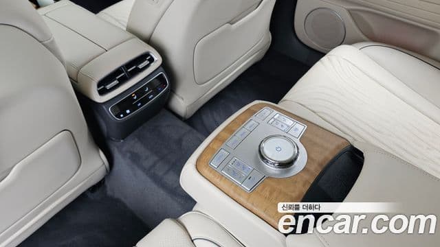 Genesis Electrified G80 2023 — ფოტო 19/20