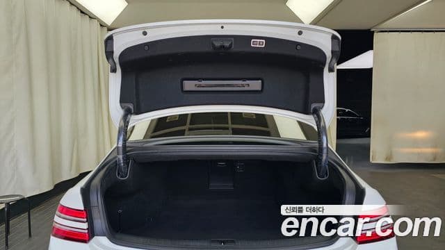 Genesis Electrified G80 2023 — ფოტო 20/20