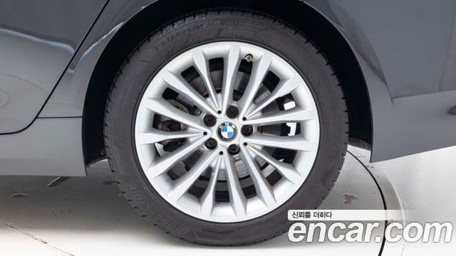 BMW 5 Series 2023 — Şəkil 4/20