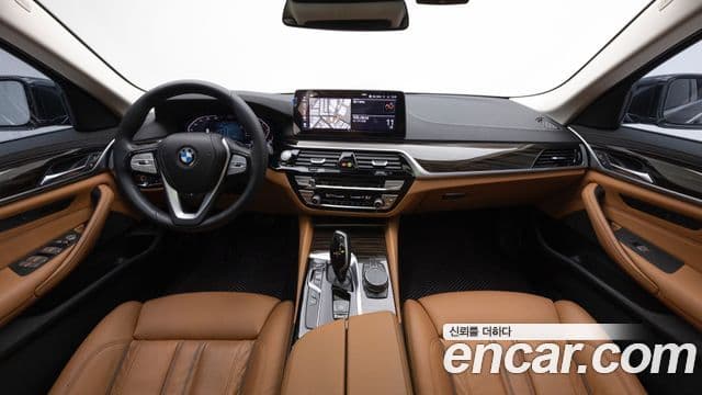 BMW 5 Series 2023 — Şəkil 8/20