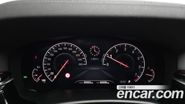 BMW 5 Series 2019 — Photo 13/20