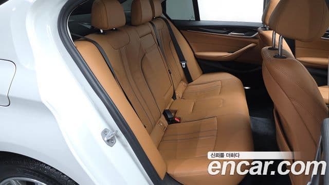 BMW 5 Series 2019 — Photo 6/20