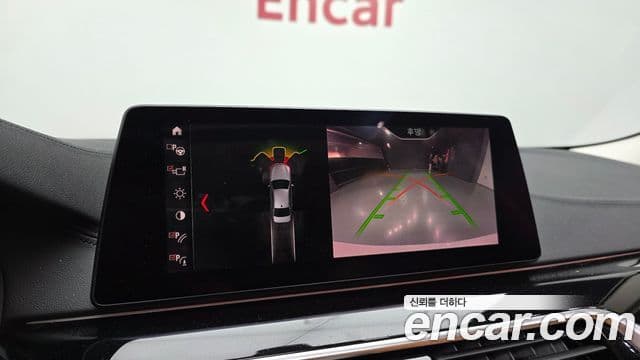 BMW 5 Series 2019 — Photo 18/20