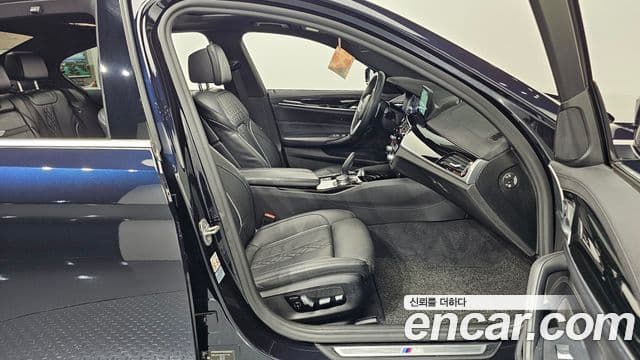 BMW 5 Series 2019 — Şəkil 11/20