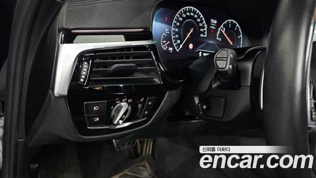 BMW 5 Series 2019 — Şəkil 16/20